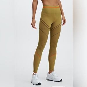 NWT Fabletics Women's High-Waisted Seamless Jacquard Legging L Warm Olive/Multi